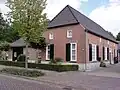 Ferme en forme de T