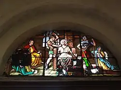 Vitrail au-dessus de la porte