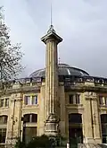 Vue d'ensemblee, avec la Bourse de commerce en arrière-plan.
