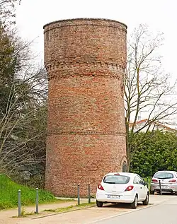 Le château d'eau.