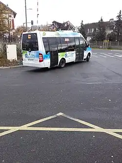 Le Sprinter City no&nbsp;831 du réseau Citébus d'Herblay-sur-Seine, à la gare routière d'Herblay.