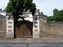 Photographie du porche de l'orangerie.