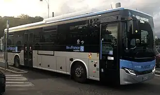Iveco Crossway Line Natural Power n°247149 sur la ligne 2322 en gare de Lizy-sur-Ourcq.