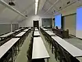 Une salle de réunion.