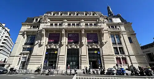Façade principale, place Grangier.