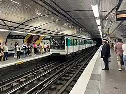 Rame arrivant à la station.