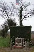 Monument du 712e Tank Bataillon sur le mont Castre au hameau de Beau-Coudray, au Plessis-Lastelle.