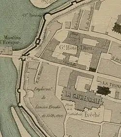 La porte et les moulins, à gauche sur un plan de 1775, Bibliothèque Georges-Pompidou.