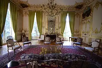 Salon doré.