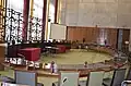 Salle du conseil municipal de l'hôtel de ville conçue par le décorateur Maxime Old.