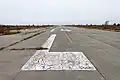 Startbahn 14L, die Hauptlandebahn, 45 Meter breit