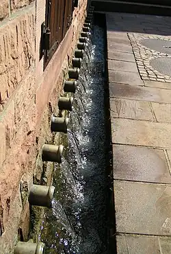 20-Röhren-Brunnen