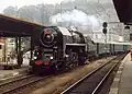 475.111 vor einem Sonderzug in Ústí nad Labem