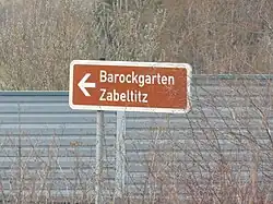 Touristisches Hinweisschild an der Kreuzung zwischen B&nbsp;98 und B&nbsp;101 in Großenhain