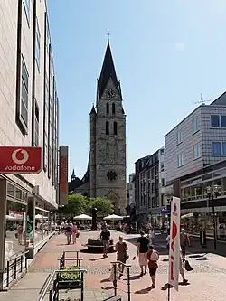 Die Westfassade
