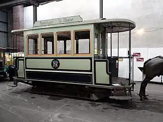 Erhaltener Anhänger im Musée des transports urbains, interurbains et ruraux in Chelles, Frankreich