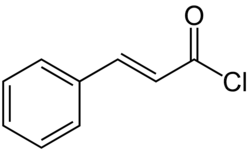 Strukturformel von Zimtsäurechlorid