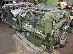 Mercedes-Benz OM403A im Antriebsblock eines Spähpanzer Luchs