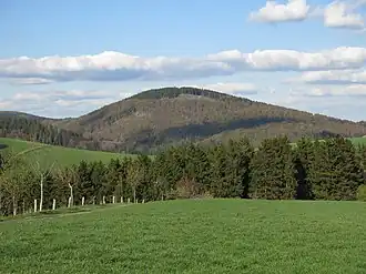 Blick vom Höhekopf bei Rattlar nordostwärts zum Dommel
