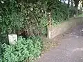 Brücke über die Kendel bei Hommersum mit deutschen und niederländischen Grenzsteinen