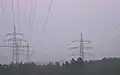 Mast der 380-kV-Leitung Engstlatt-Laufenburg südlich des Umspannwerks Engstlatt mit den blind endenden 220-kV-Stromkreis der einstigen Schwarzwaldleitung südlich des Umspannwerks Engstlatt