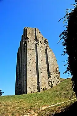 Bergfried von Broue