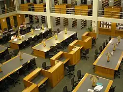 Foto einer Bibliothek
