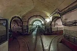 Stollenverzweigung mit Bahngleisen (2010)