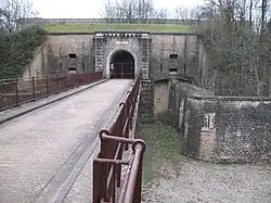 Eingang zum Fort de Bron