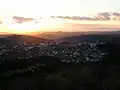 Blick auf den Hackenberg vom Aussichtsturm am Knollen