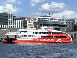 Halunder Jet in Hamburg an den Landungsbrücken
