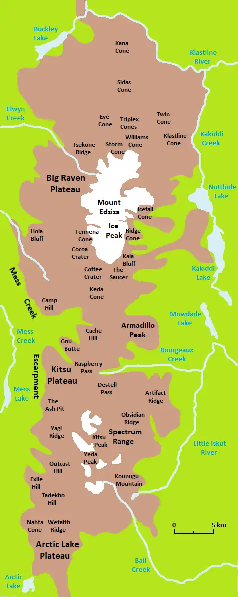 Eine hauptsächlich grüne und braune Karte mit Bezeichnungen der Lage mehrerer geographischer Objekte