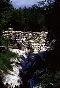 Marmor-Staumauer