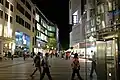 Fußgängerzone Rosenstraße; links der Apple-Store und das Sporthaus Schuster, rechts der Kaufhof
