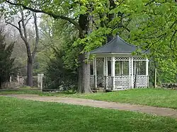Pavillon im Park
