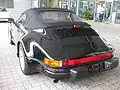 Heckansicht Porsche&nbsp;911&nbsp;Speedster mit geschlossenem Verdeck (US-Version)
