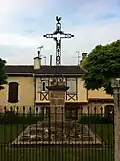 Kreuz im Dorf
