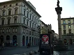 Gebäude