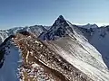Gipfelpyramide des Pihappers vom benachbarten Pflugsberg aus gesehen.