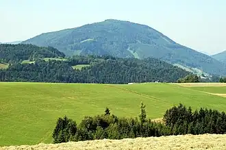 Der Prochenberg vom Schadneramt in Gresten (Nordosten)
