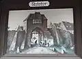 Bild des historischen Steintors mit Wallanlage