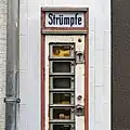 Aufgegebener Verkaufsautomat für (Nylon-)Strümpfe