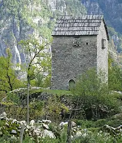 Kulla im nordalbanischen Bergdorf Theth