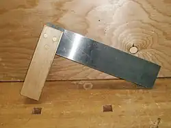 Ein Anschlagwinkel