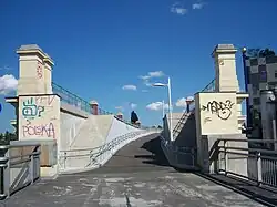 Auf dem 1991 aufgelassenen Abschnitt verläuft heute ein Fuß- und Radweg