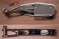 Violinblock mit V-Klemme