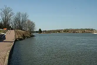 Die Einmündung des Wabigoon River in den Wabigoon Lake