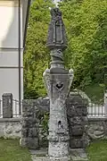 Statue Maria mit dem Kind an der Martinskirche in Bled, Slowenien[21]