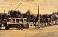 Wagen 4 vor dem Eingang zum Zoo