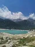Il lago visto nei mesi estivi